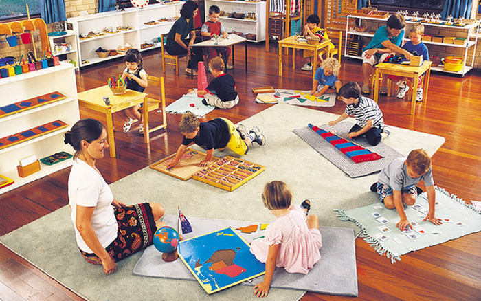 TẠI SAO MONTESSORI LÀ MÔI TRƯỜNG TRỘN ĐỘ TUỔI NHƯNG LẠI KHÔNG NHẬN TRẺ TRÊN 3 TUỔI NHẬP HỌC?