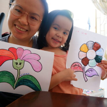 HOẠT ĐỘNG TÔ MÀU CÙNG CON {COLORING ACTIVITIES}